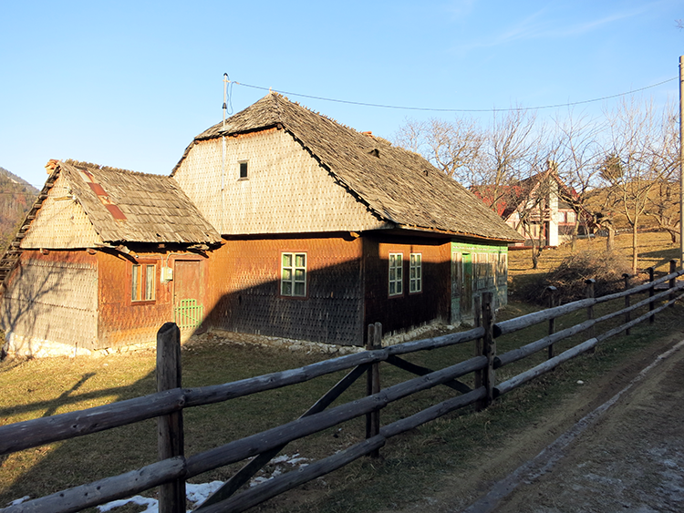 Bran Castle to Magura village – hiking in Romania