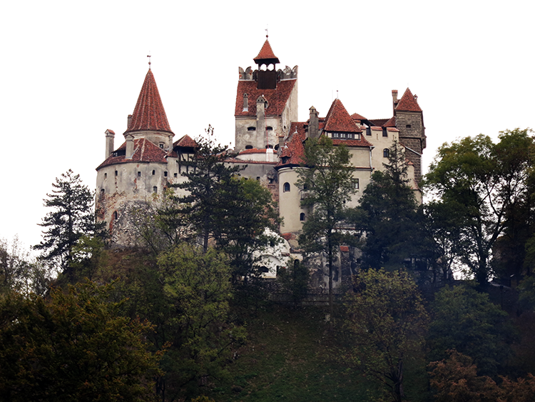 Bran Castle to Magura village – hiking in Romania