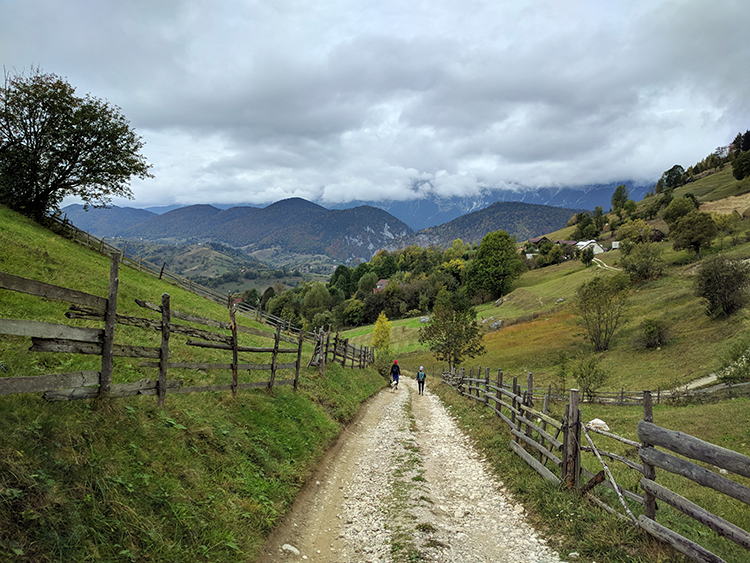 Bran Castle to Magura village – hiking in Romania