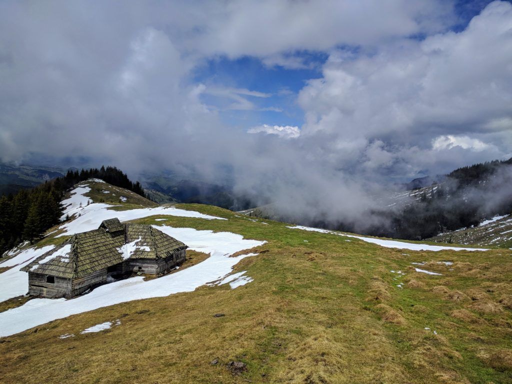 Stana din Piciorul Merezu - sheepfold