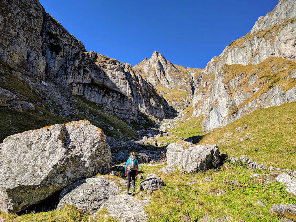 Morarului Valley – a spectacular and wild trail towards the summit of Bucegi