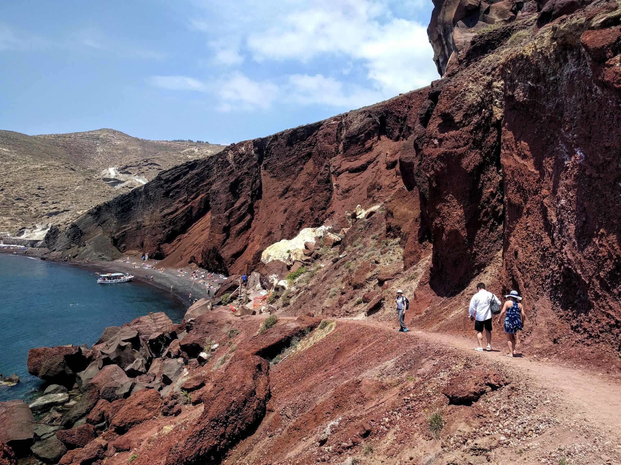 3 wonderful hikes in Santorini