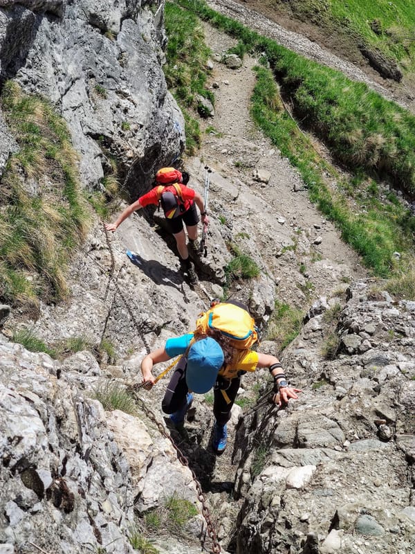 Bușteni to Bran on foot: crossing the Bucegi in a day