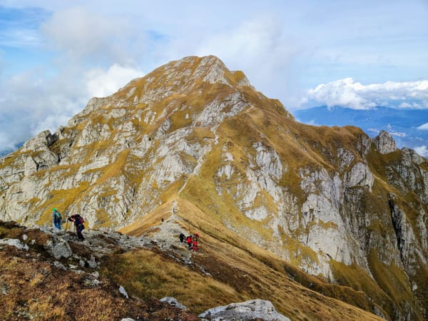 Hiking from Bușteni: routes onto the Bucegi plateau